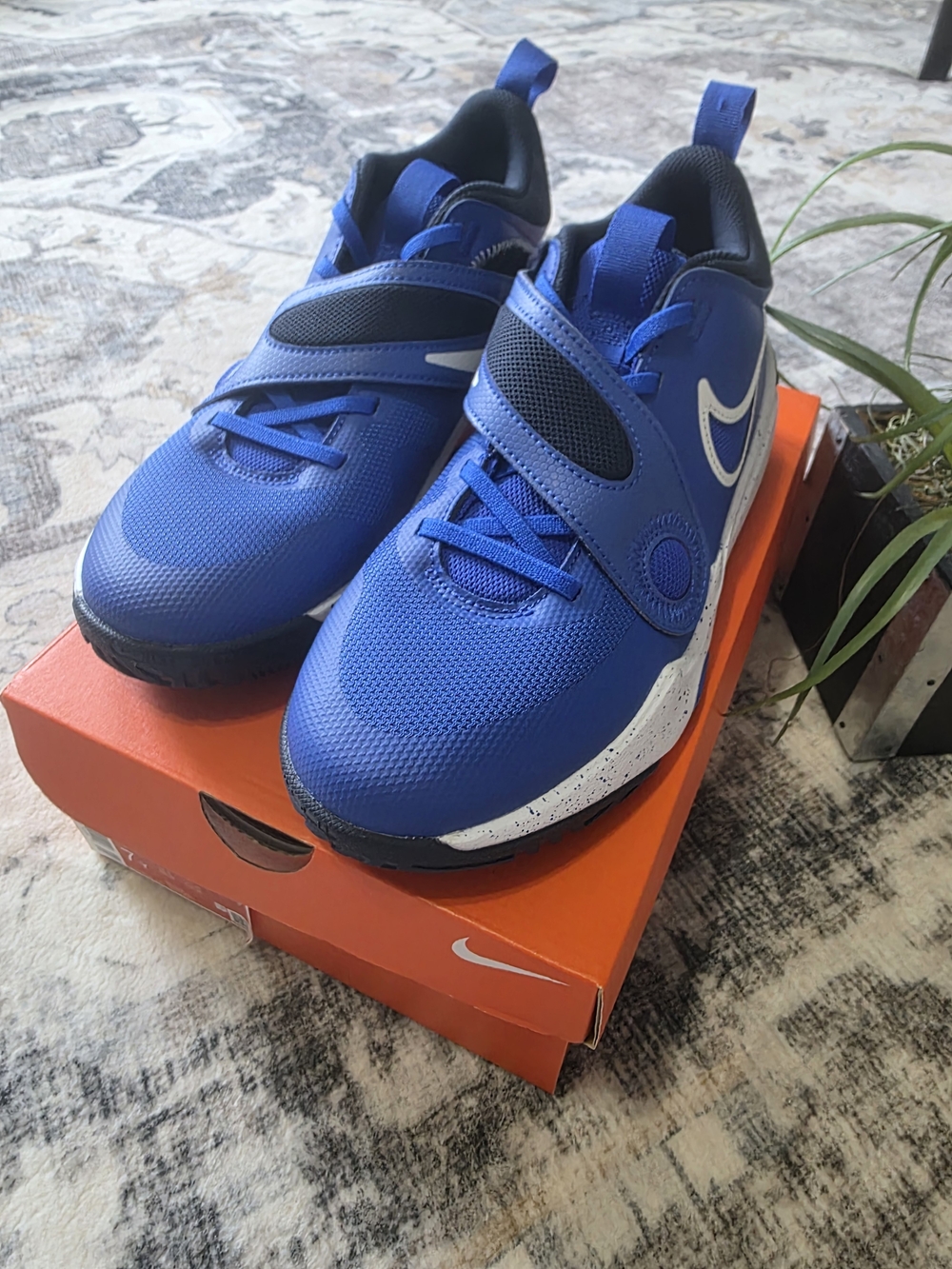 Nike Kids' Blue Athletic Sneakers with Hook-and-Loop Strap 7 Youth